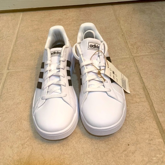 🎉HP X2🎉 Adidas boys shoes NWT - Picture 3 of 5